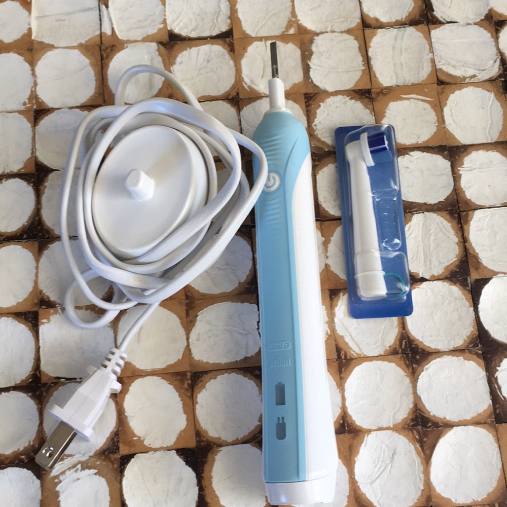 Brand new electric toothbrush Braun Oral B
